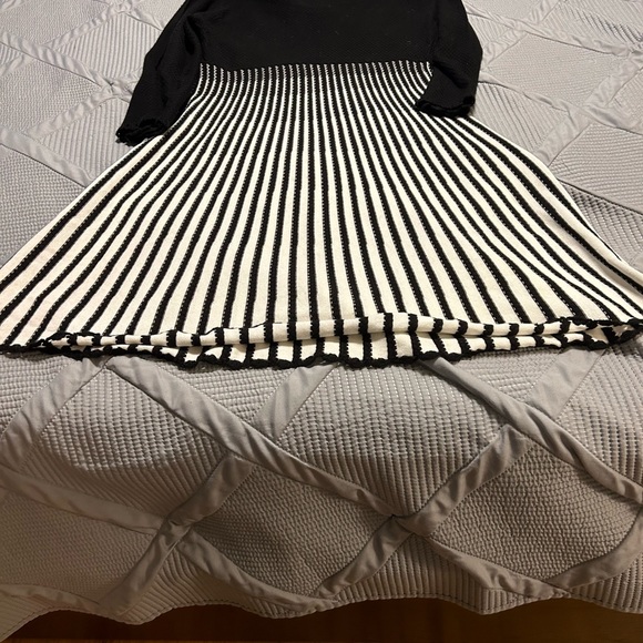 Calvin Klein l,black knit too and black and white stripes down knit. - Picture 4 of 16